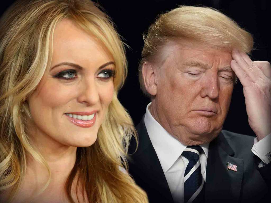 TRUMP COINCÉ PAR UNE CÉLÈBRE ACTRICE DE FILMS POUR ADULTES, POUR 130 000 $  - HIBAPRESS