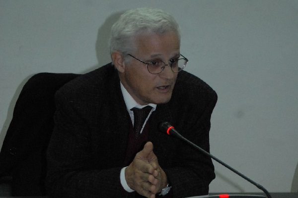 Najib Akesbi : "Le réel obstacle, c’est le déficit de confiance" 1 Najib Akesbi : "Le réel obstacle, c’est le déficit de confiance"