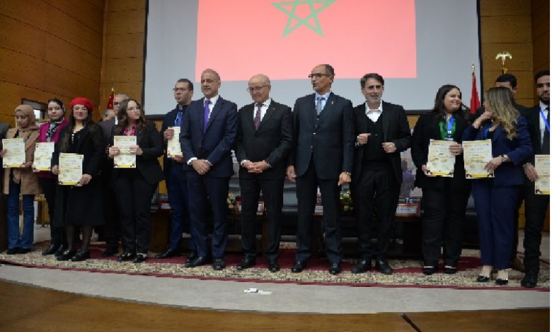 Fés..L'ambassadeur américain assiste à la cérémonie de remise des diplômes à la faculté des sciences juridiques de Fès 1 Fés..L'ambassadeur américain assiste à la cérémonie de remise des diplômes à la faculté des sciences juridiques de Fès
