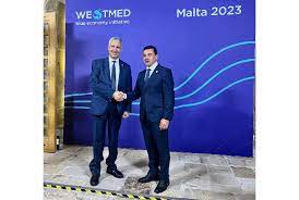 ÉCONOMIE BLEUE : L’ENGAGEMENT DU MAROC DANS LES AGENDAS MONDIAUX ET RÉGIONAUX 1 ÉCONOMIE BLEUE : L’ENGAGEMENT DU MAROC DANS LES AGENDAS MONDIAUX ET RÉGIONAUX