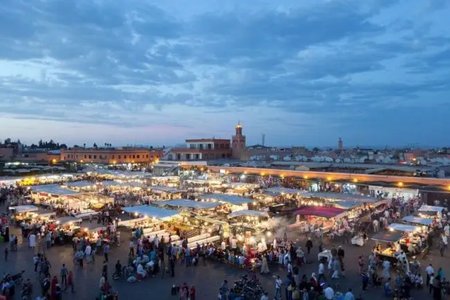 Pendant 3 mois, 3,3 millions de touristes ont afflué vers le Maroc. 1 Pendant 3 mois, 3,3 millions de touristes ont afflué vers le Maroc.