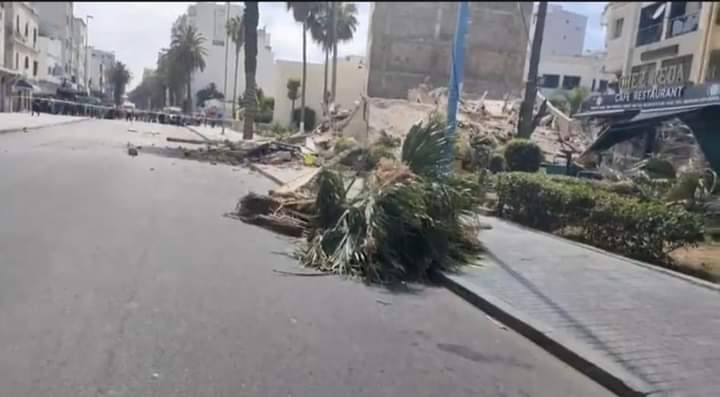 Al-Bayda.. L'effondrement d'un immeuble de 4 étages dans le quartier d'Al-Anq