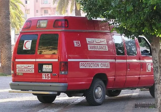 Oujda.. Il a percuté sa voiture dans une pharmacie et s’est enfui avec la plaque d’immatriculation. (Image)