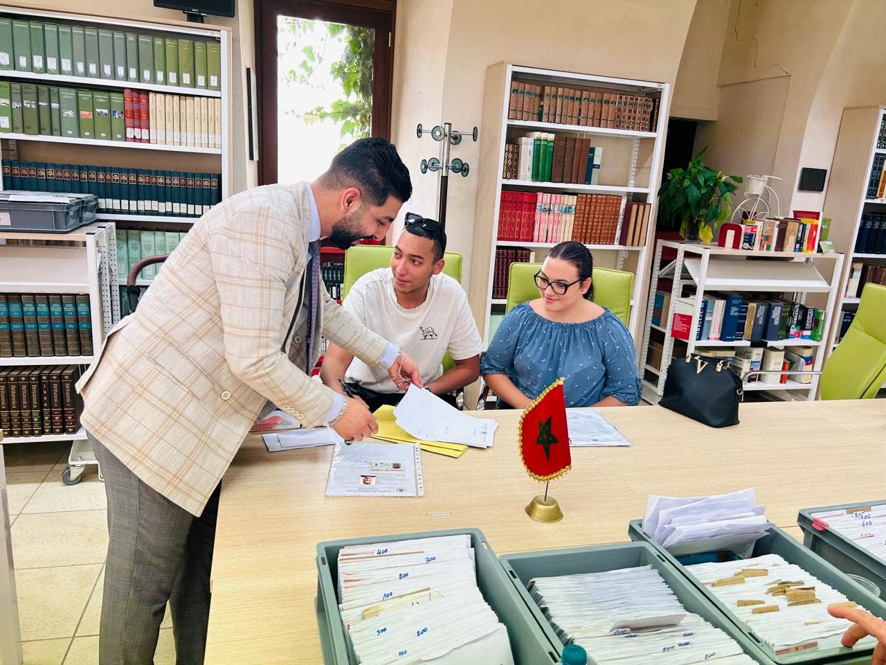 Un consolato mobile amministra gli affari marocchini nella città di Latiano, nel sud Italia