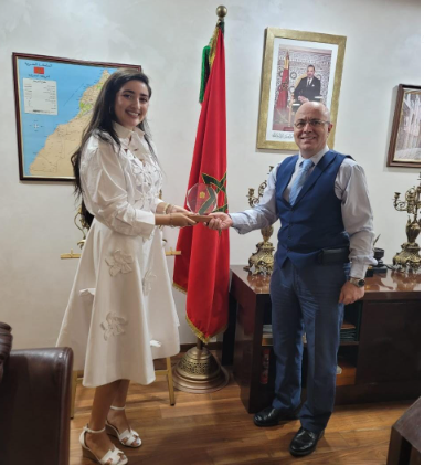 L'ambassadeur du Maroc aux Émirats Arabes Unis salue la présence engagée de Feryal Al Ziyari en tant que visage médiatique marocain