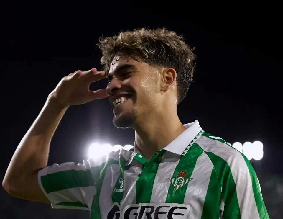 Avec deux buts et une passe décisive.. Al-Zalzouli « brille » avec le Real Betis (vidéo)