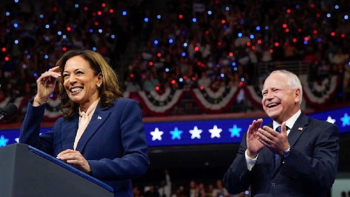 USA: La Convention démocrate, symbolique passage de flambeau de Biden à Harris