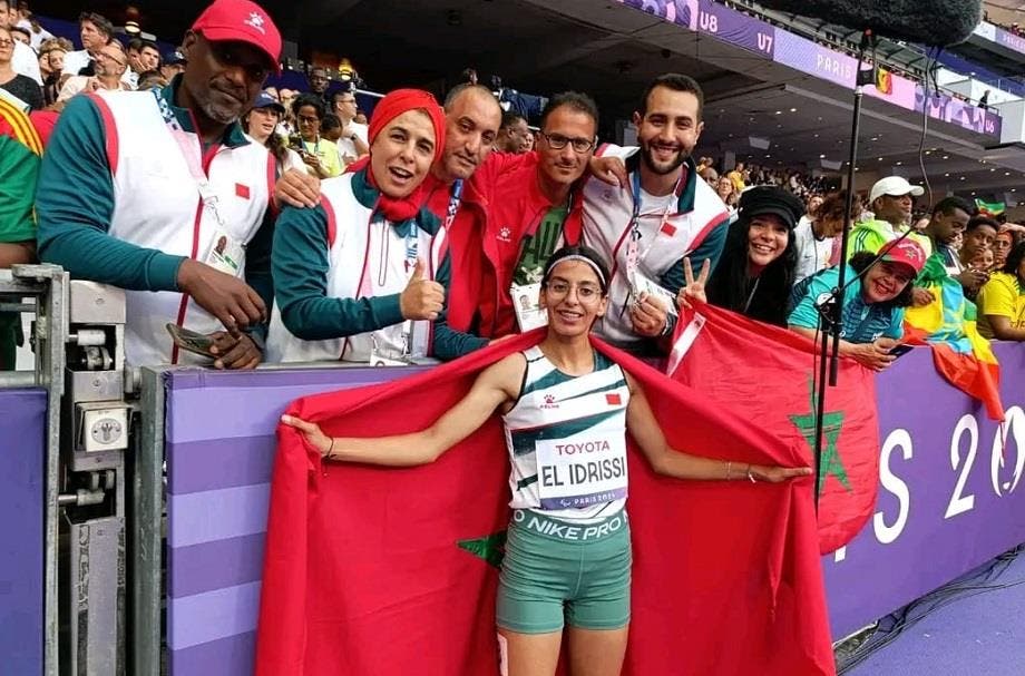 Jeux Paralympiques de Paris.. La coureuse marocaine Fatima Zahraa Al-Idrissi remporte l’argent au 1500 m