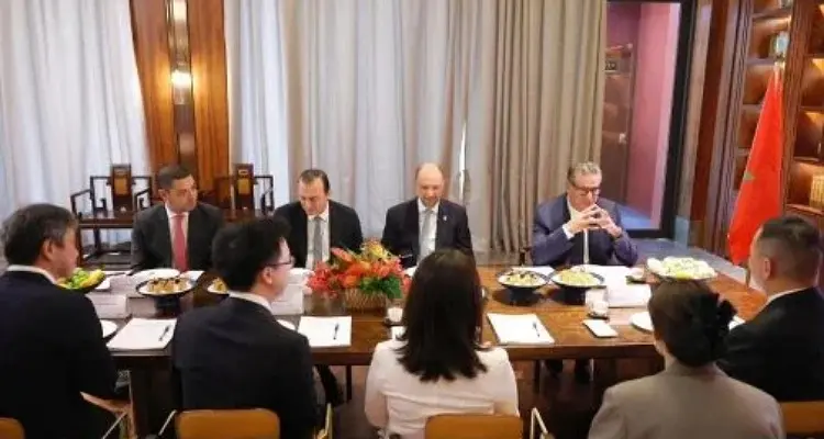 A Shanghai, Akhannouch rencontre le président du groupe Sunrise, leader de l’industrie textile