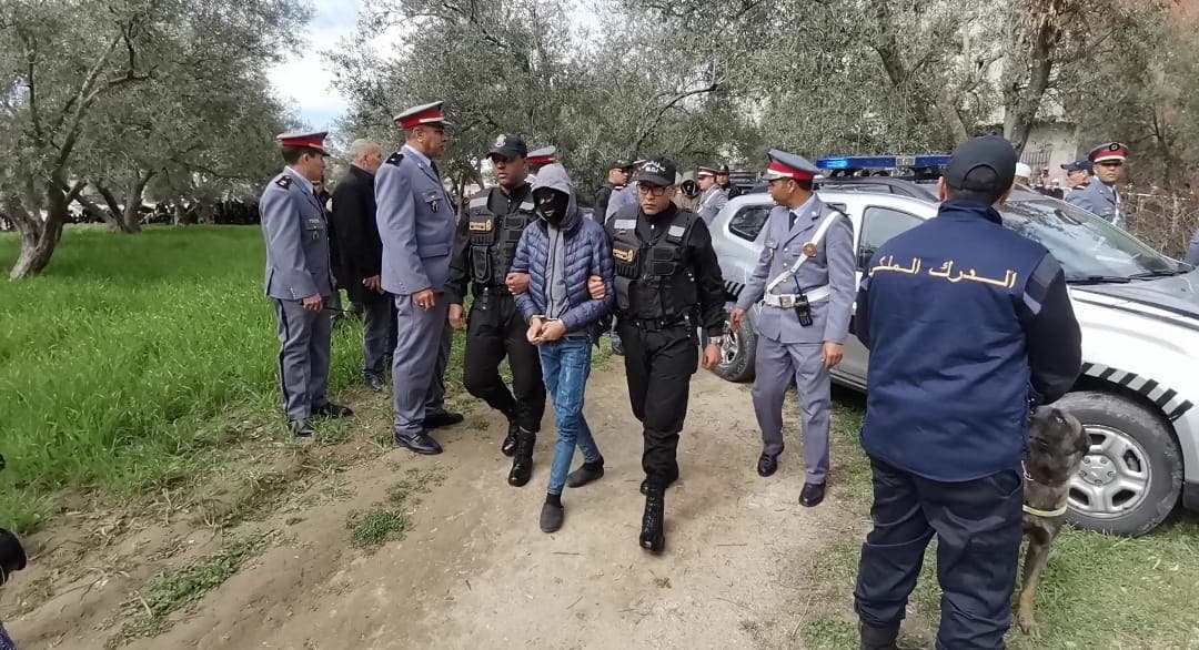 Changement : un oncle dérangé attaque sa famille avec un couteau et tue la fille de son frère