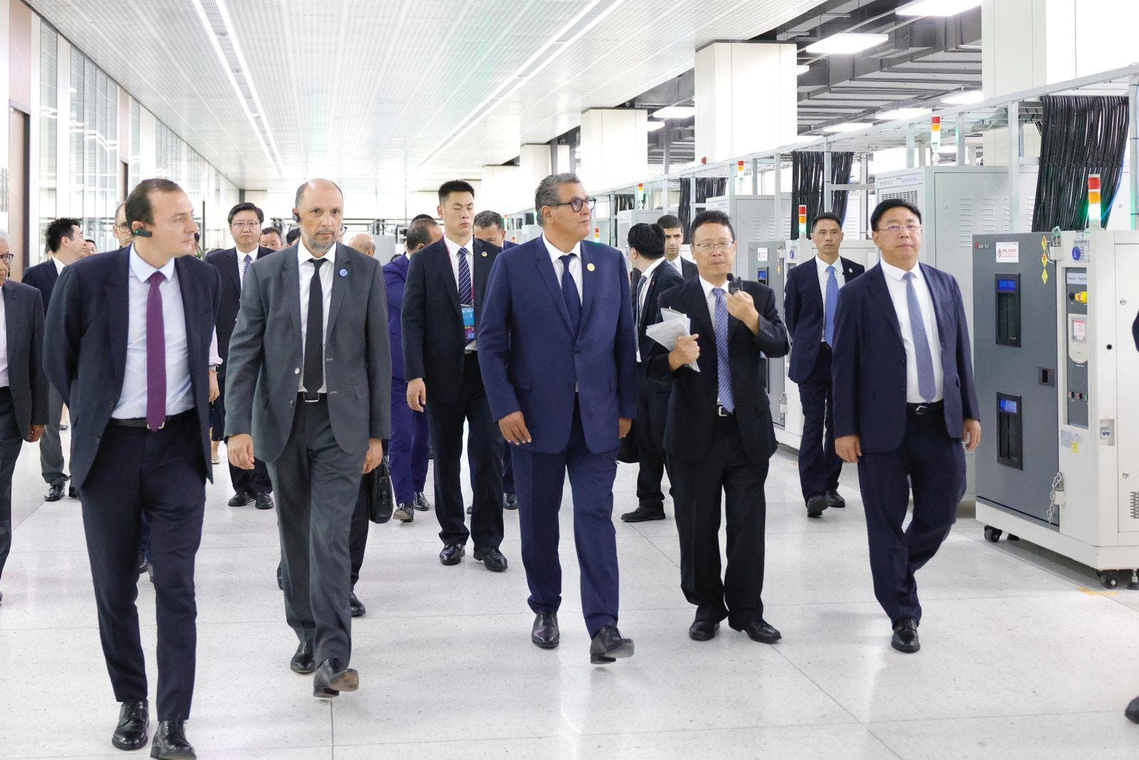 Chine.. Akhannouch visite l’usine « Goshen Hi-Tech » et fait le point sur l’avancement des travaux de l’unité industrielle de Kénitra