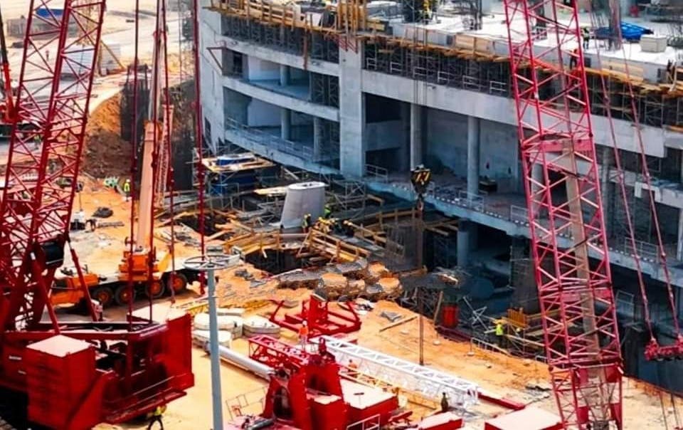 Lancer le processus de couverture du Stade de Rabat et attirer d’énormes grues mobiles