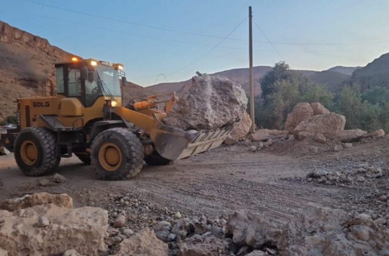 Le ministère de l'Équipement exploite d'importantes capacités pour rouvrir la circulation après les inondations et les fortes pluies