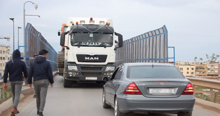 Le retard dans l’achèvement du pont Sidi Abbad à Mohammedia suscite le ressentiment des habitants et des usagers de la route