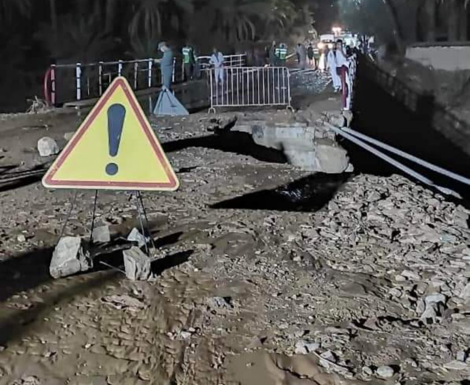 Province Guelmim.. Empêcher le passage des transports au pont Oued Sayad à Taghjijt