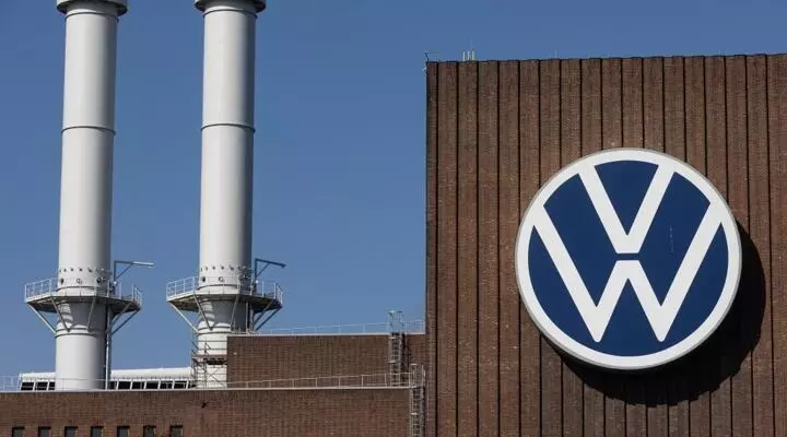 Volkswagen menace pour la première fois de fermer ses usines en Allemagne