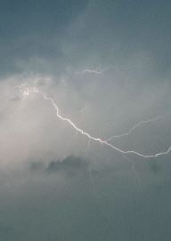 Météo: Ondées et orages éparses