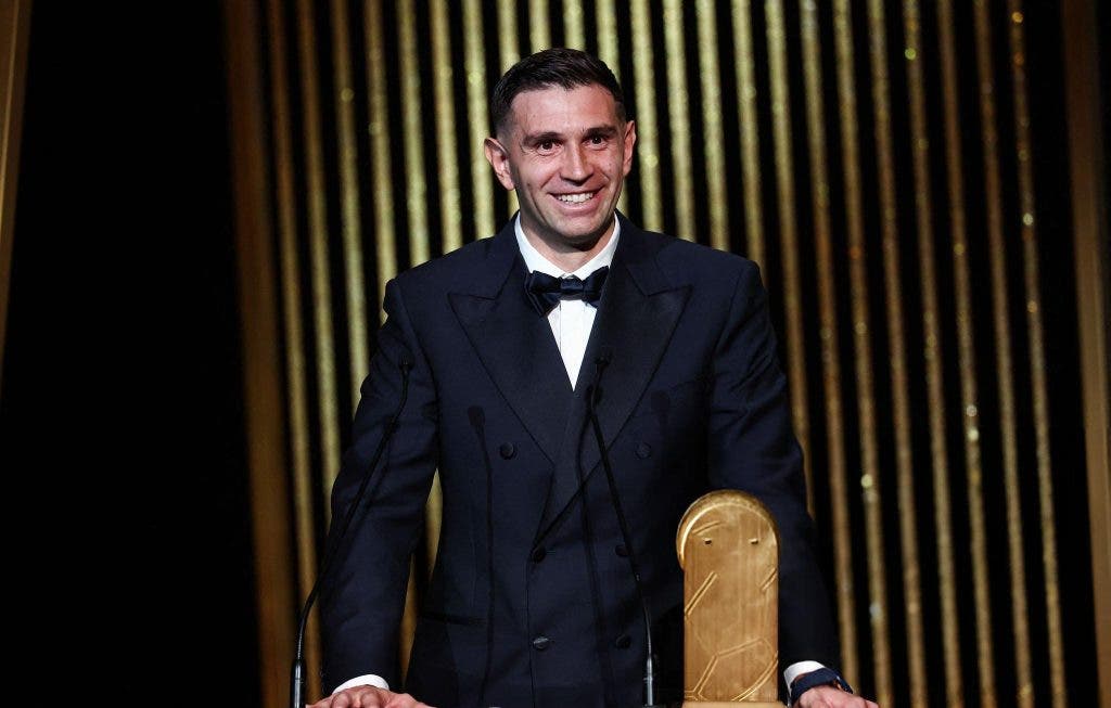 Cérémonie du Ballon d’Or.. Emiliano Martinez remporte le prix du meilleur gardien du monde (photos)