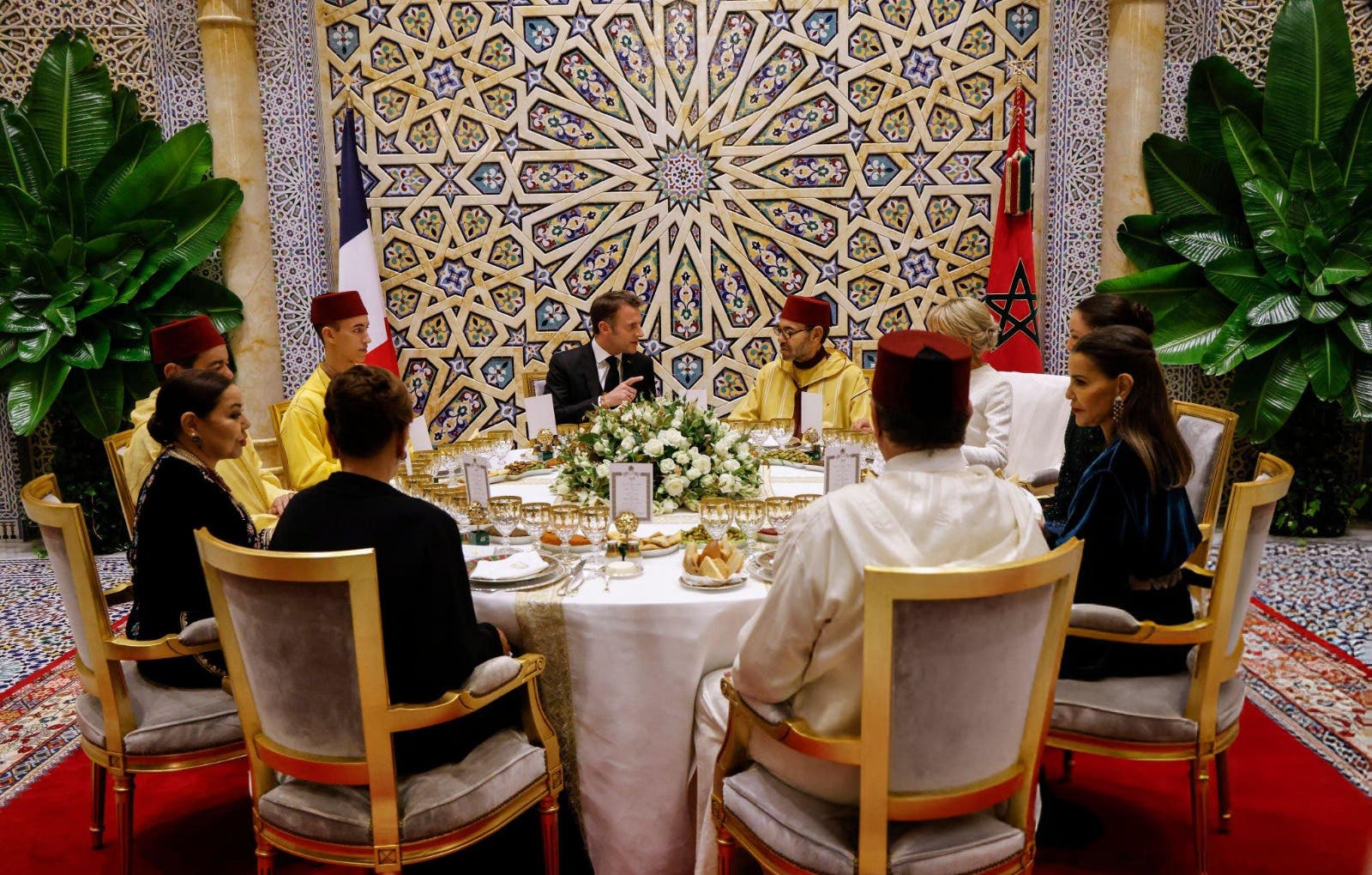 Achraf hakimi présent au dîner en l’honneur du président français Emmanuel Macron et de Brigitte Macron offert par SM le Roi Mohammed VI