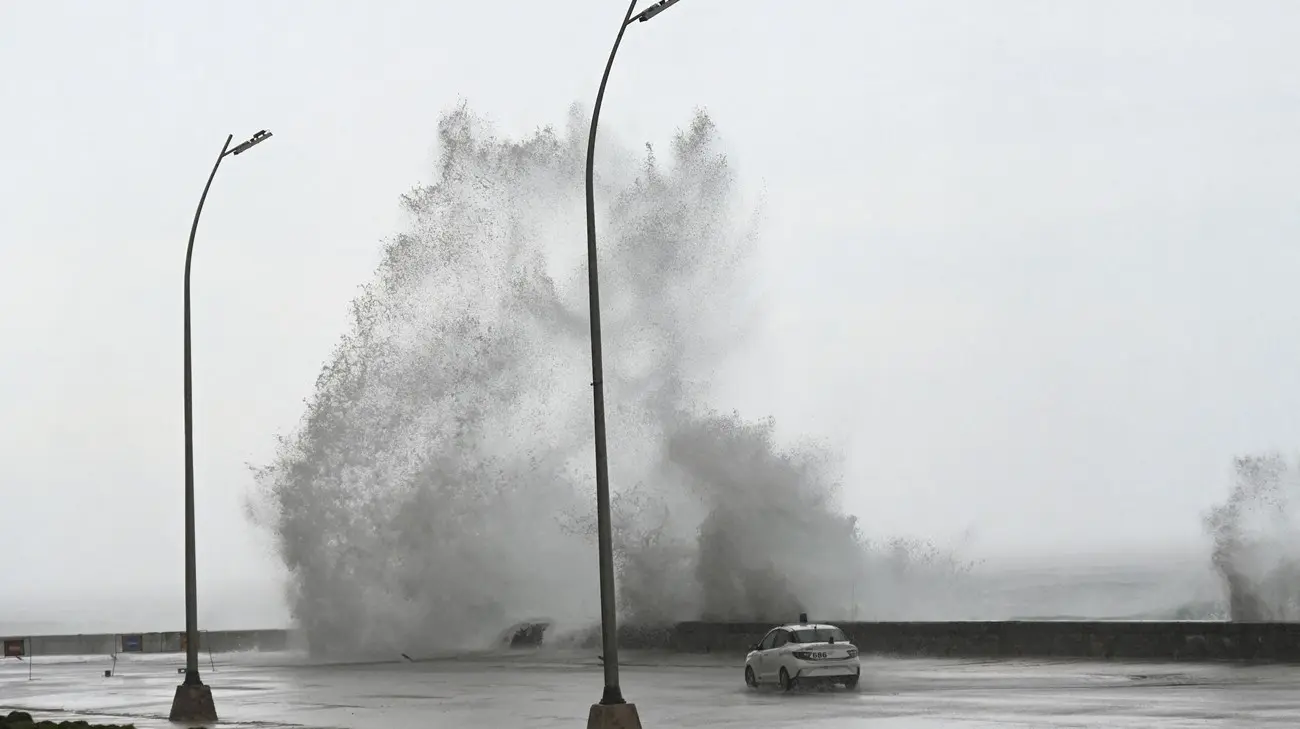 En raison de l’ouragan Milton, le consulat du Maroc à Miami ouvre des lignes téléphoniques pour aider la communauté