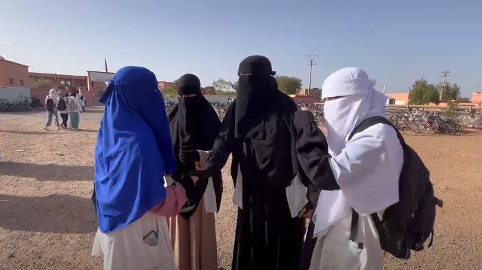 En raison du niqab, les étudiantes n’ont pas été autorisées à entrer à l’école secondaire Al-Marbouh à Kalaat El-Sraghna.