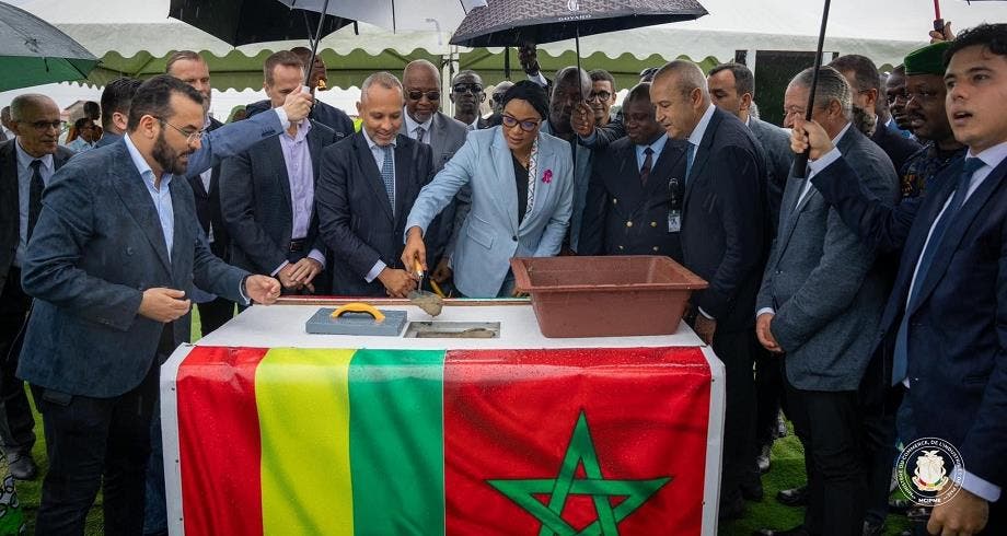 La Guinée… pose la première pierre de la construction du complexe diplomatique marocain