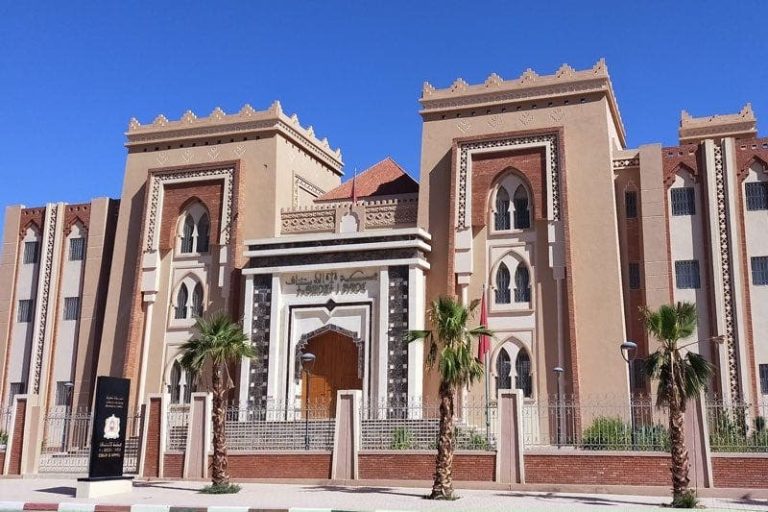 La justice condamne le chef de la communauté de Ouarzazate à une peine d'emprisonnement effective et à une amende