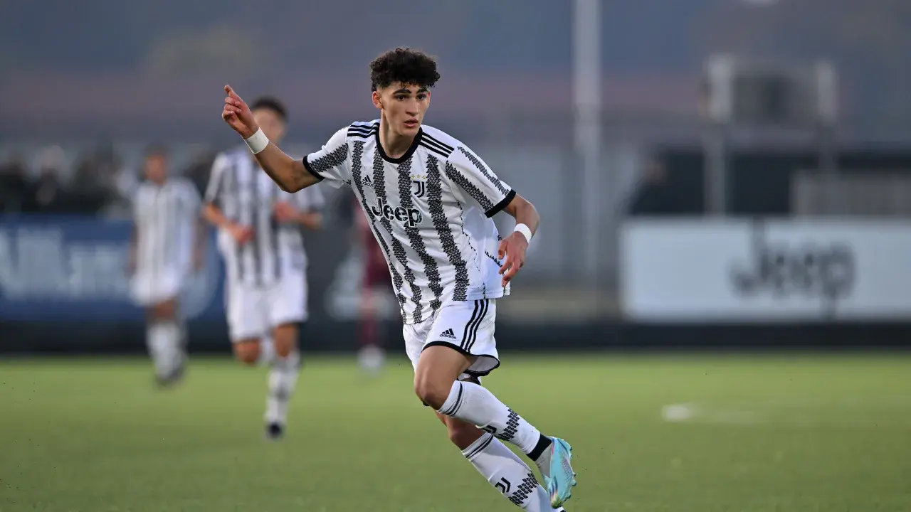 Le Marocain Adam Boufendar s’impose avec la Juventus contre Leipzig en Ligue des Champions de la Jeunesse