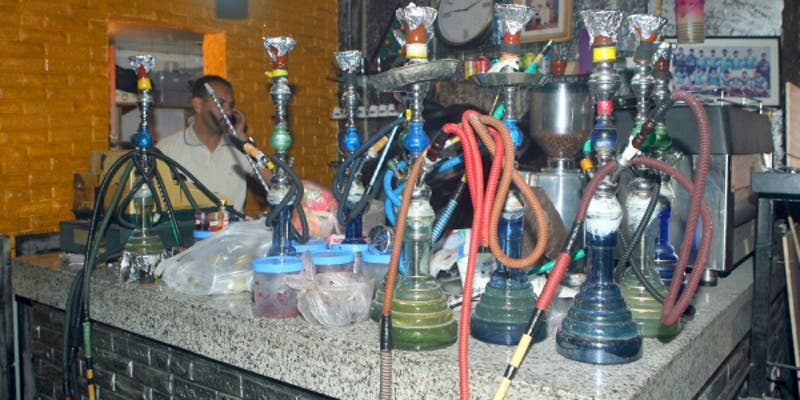 Les autorités locales mènent une campagne contre les cafés à chicha à Agadir