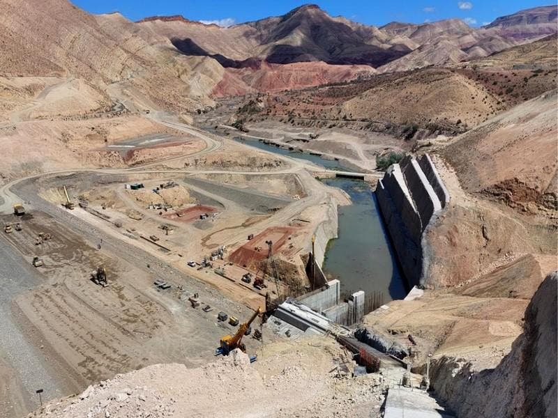 Les travaux de construction du barrage Ait Zayat à Al Haouz sont à un stade avancé