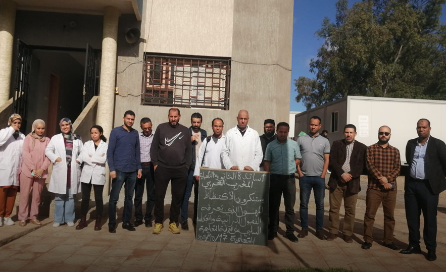 Plus de 50 étudiants dans le département. Des professeurs de lycée dans la banlieue d’Al-Bayda manifestent contre la surpopulation