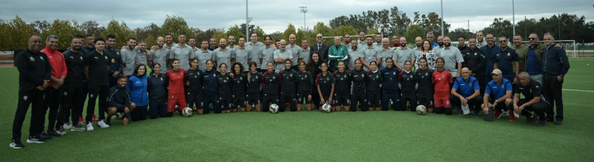 Les anciens joueurs internationaux marocains établis aux  Pays-Bas en visite chez l’AS FAR