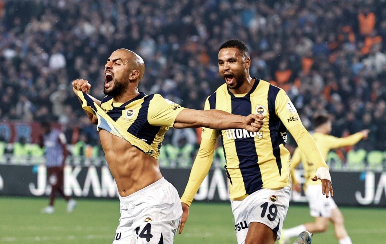 Amrabat assume le rôle d’attaquant et mène Fenerbahce à la victoire dans la Ligue turque