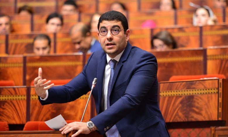 Bensaid : « L'UNESCO est convaincue que le caftan Fasi est marocain et n'a rien à voir avec nos voisins. » 1 Bensaid révèle la date du « dernier lot » de soutien direct aux journalistes