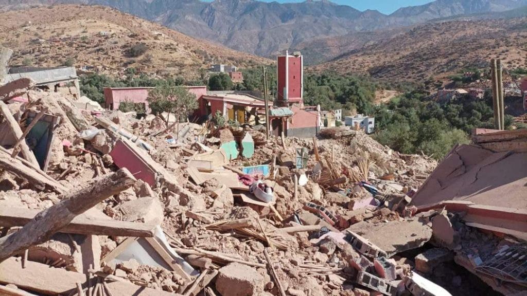 Ils ont remis de l’argent à un entrepreneur pour construire leurs maisons et ont disparu. Les personnes touchées par le tremblement de terre d’Al Haouz sont victimes d’une arnaque.