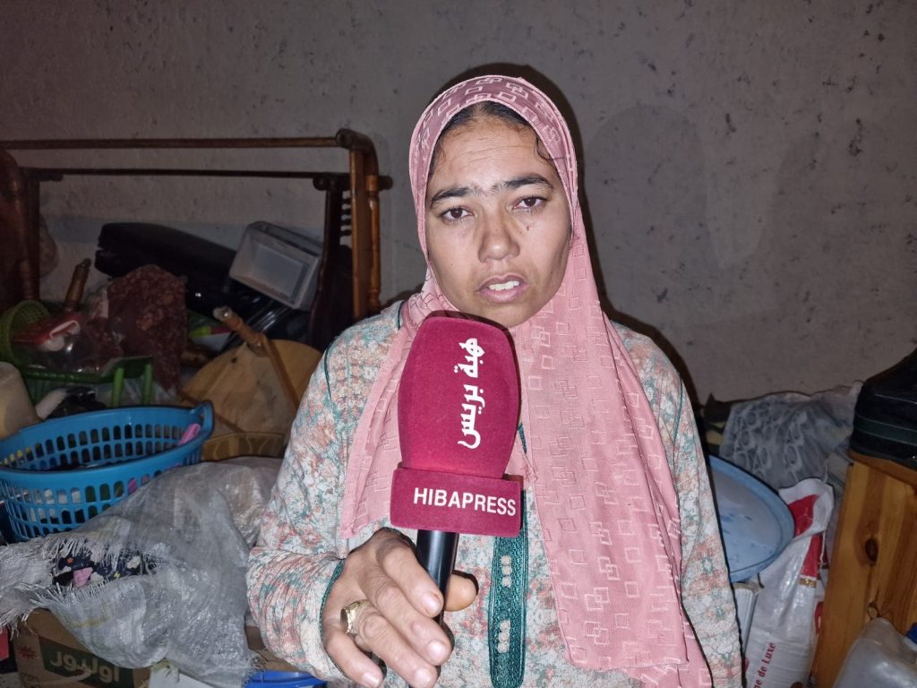 Jarsif.. une mère de trois enfants fait appel à l'agent du district pour l'aider après avoir été condamnée à l'expulsion (vidéo)