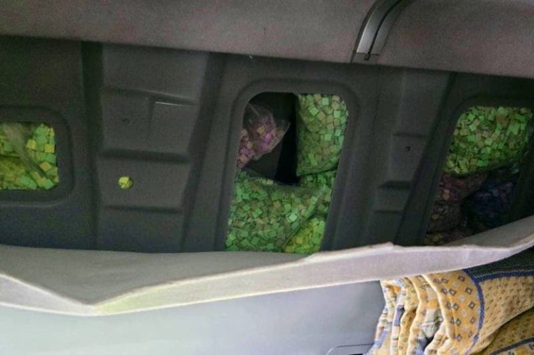 La sécurité de Tanger annonce la quantité de comprimés hallucinogènes saisie à l'intérieur d'un camion de transport international