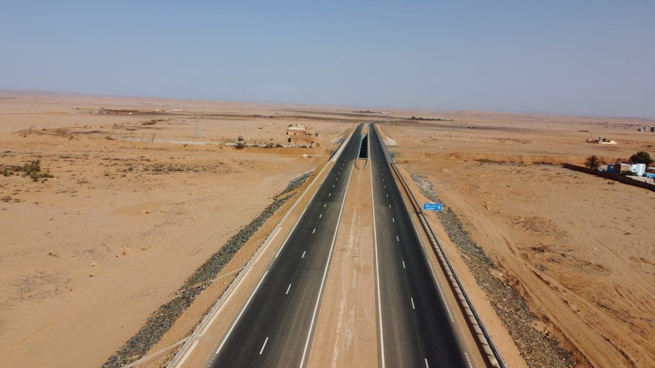 Le plus grand projet du Sahara marocain.. Achèvement de l’autoroute Tiznit-Dakhla