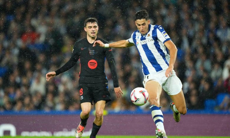 L’entraîneur de la Real Sociedad surprend Naif Akrad avant le match de Coupe du Roi