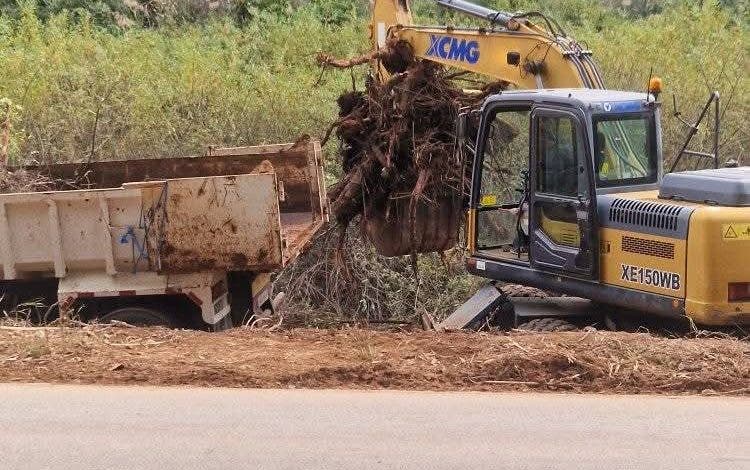 Un travailleur de Moulay Yacoub donne le signal du lancement d’ateliers environnementaux pour traiter les points noirs à Ain Chekf