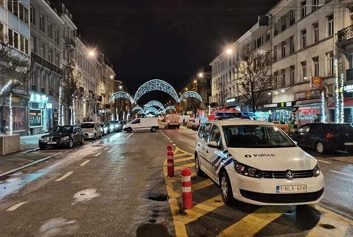 Des mineurs déambulent le soir du Nouvel An