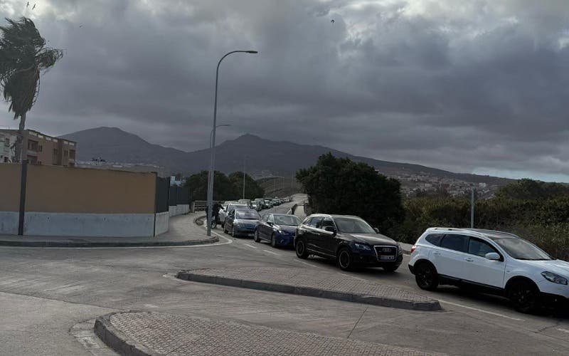 Embouteillage étouffant au terminal occupé de Melilla et colère des passagers