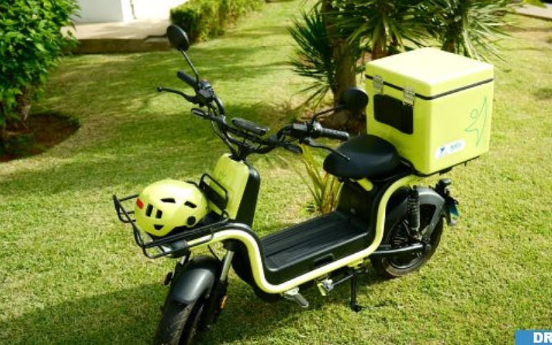 La Poste Maroc renforce son engagement environnemental avec une flotte de vélos électriques