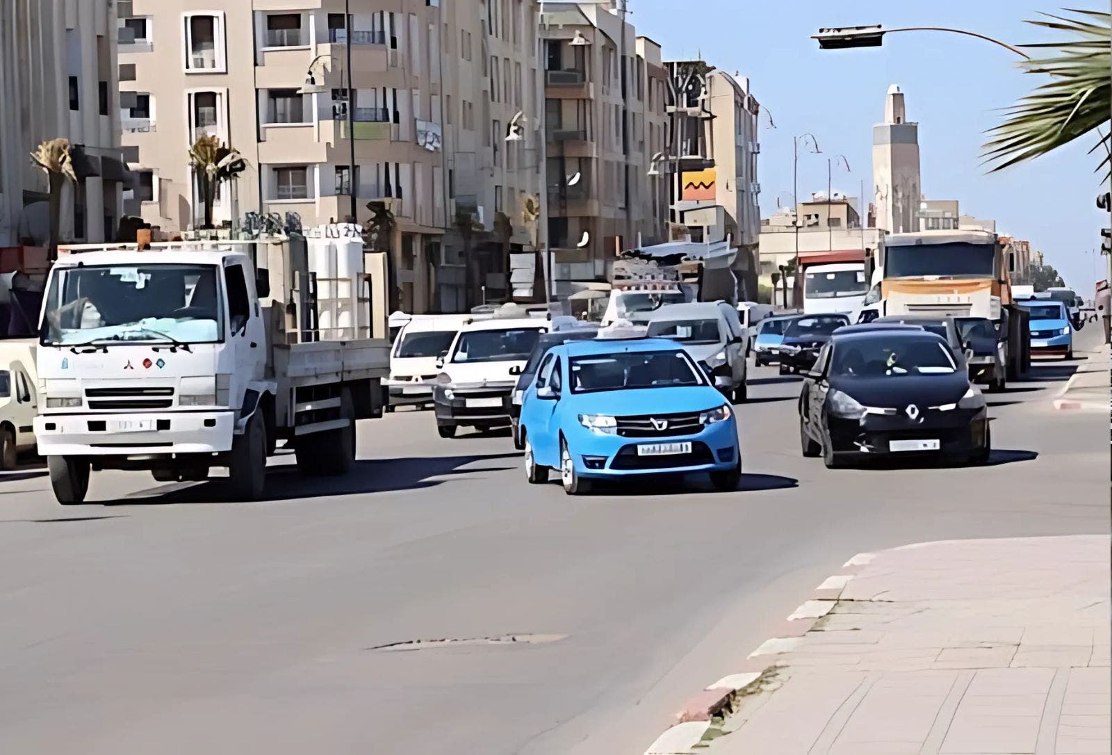 Les forces de sécurité de Berrechid arrêtent un chauffeur de taxi « kidnappé » après avoir incendié le taxi