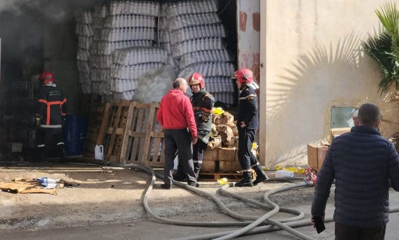 Un incendie ravage une usine de produits de nettoyage dans la ville de Sefrou