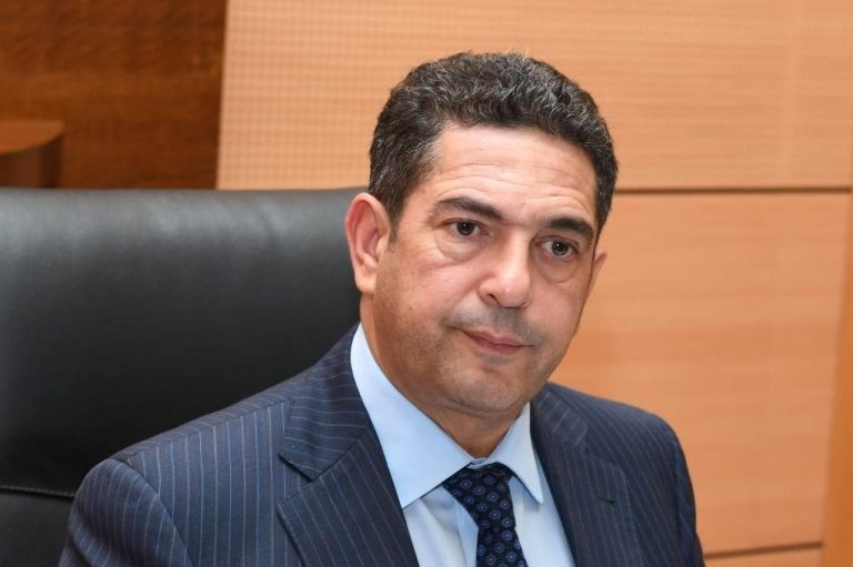 وزارة التربية الوطنية تنفي ما تداوله أشخاص حول مجانية التعليم