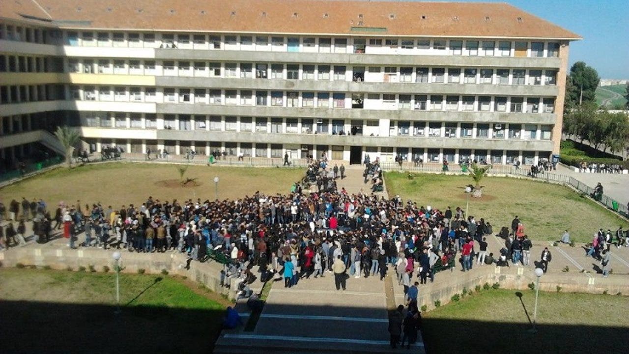 Les étudiants de Dhar Mehraz à Fès menacent de boycotter les examens (vidéo)