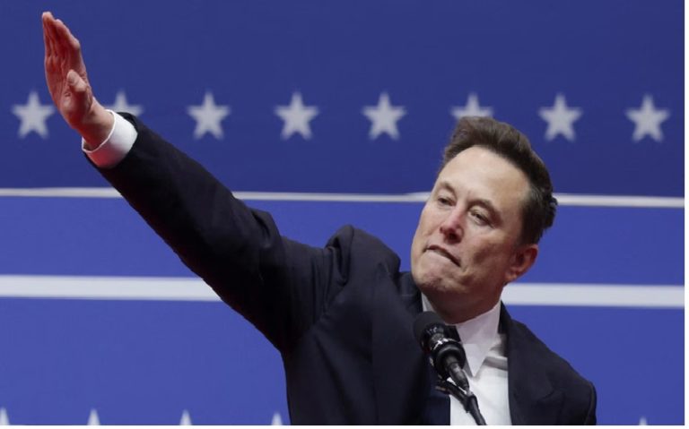 Musk sème le trouble avec un salut à un rassemblement de Trump