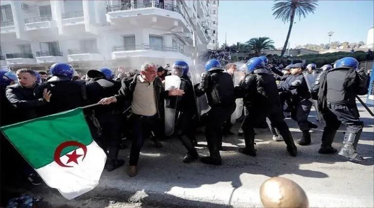 Le système "Kabraban" resserre sa poignée de sécurité avec des arrestations et une répression en préparation de la mémoire du mouvement