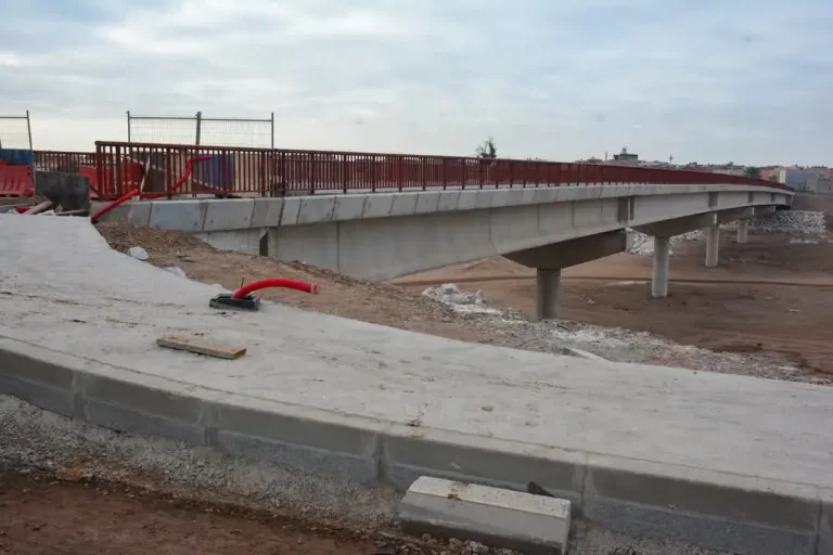 Les œuvres de construction d'un pont vital à Azkan atteignent leurs dernières étapes